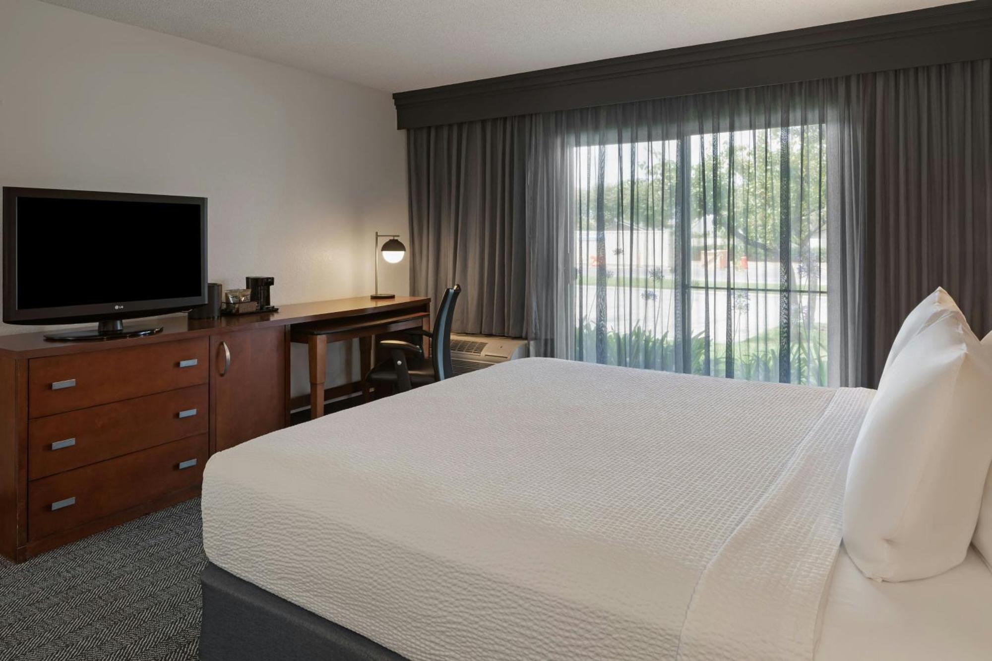 Courtyard Anaheim Buena Park Otel Dış mekan fotoğraf